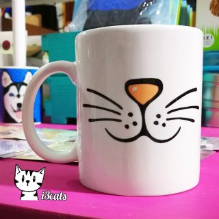 Pocillo All you need is a Cat – trompita.